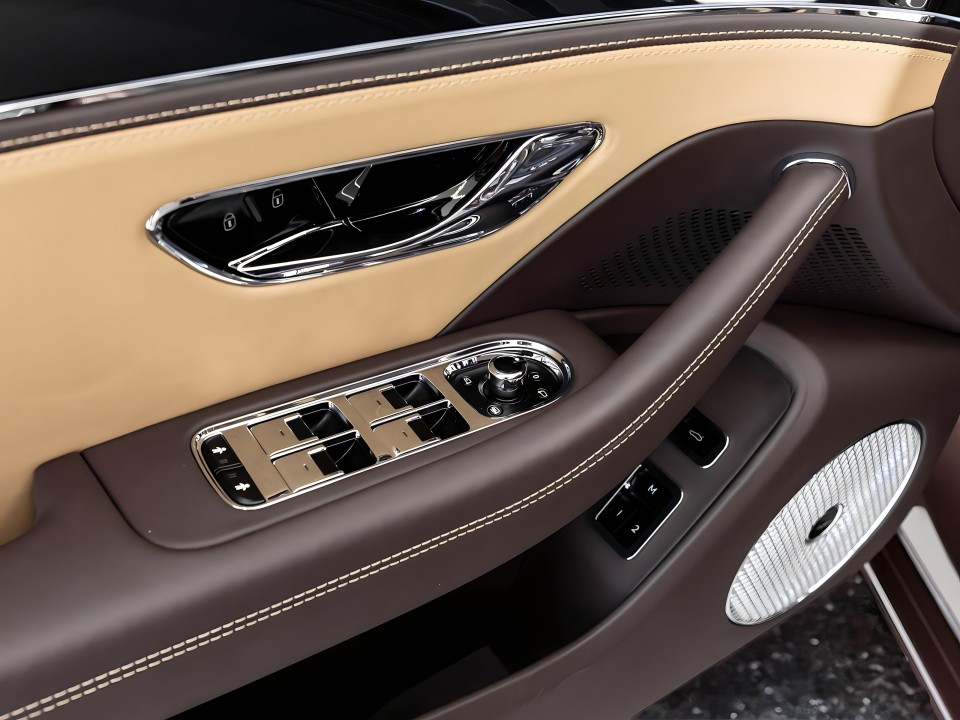 Bentley Flying Spur S V8 - foto 18