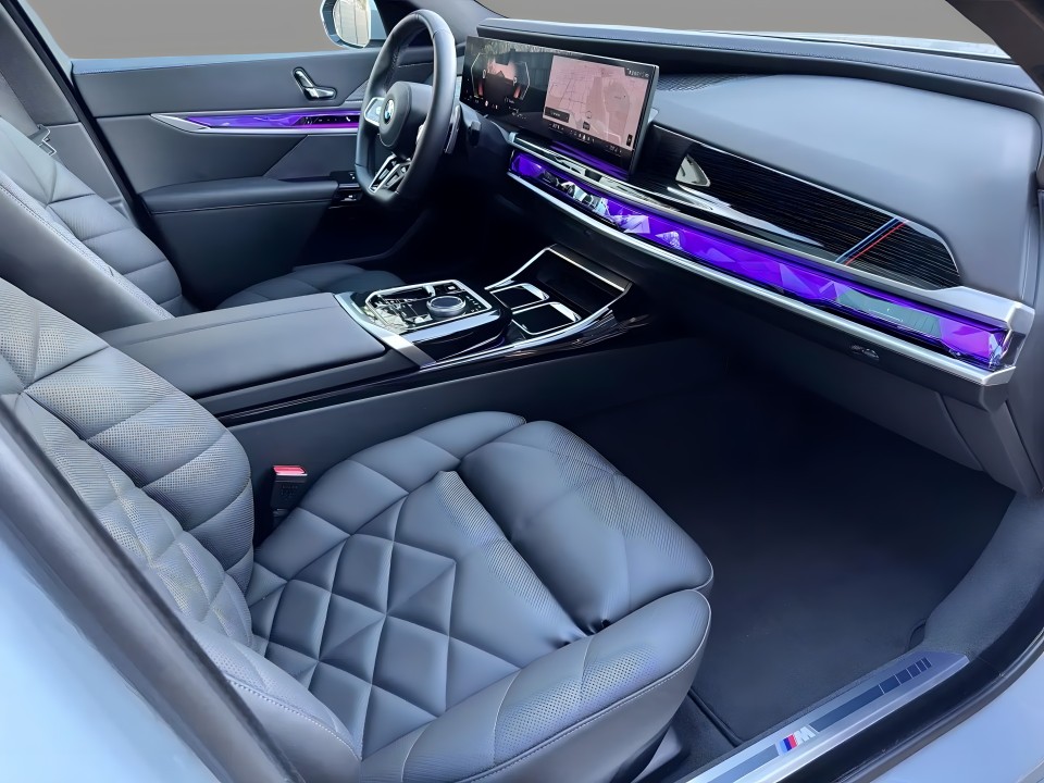 BMW Seria 7 740d xDrive M-Sport - foto 12