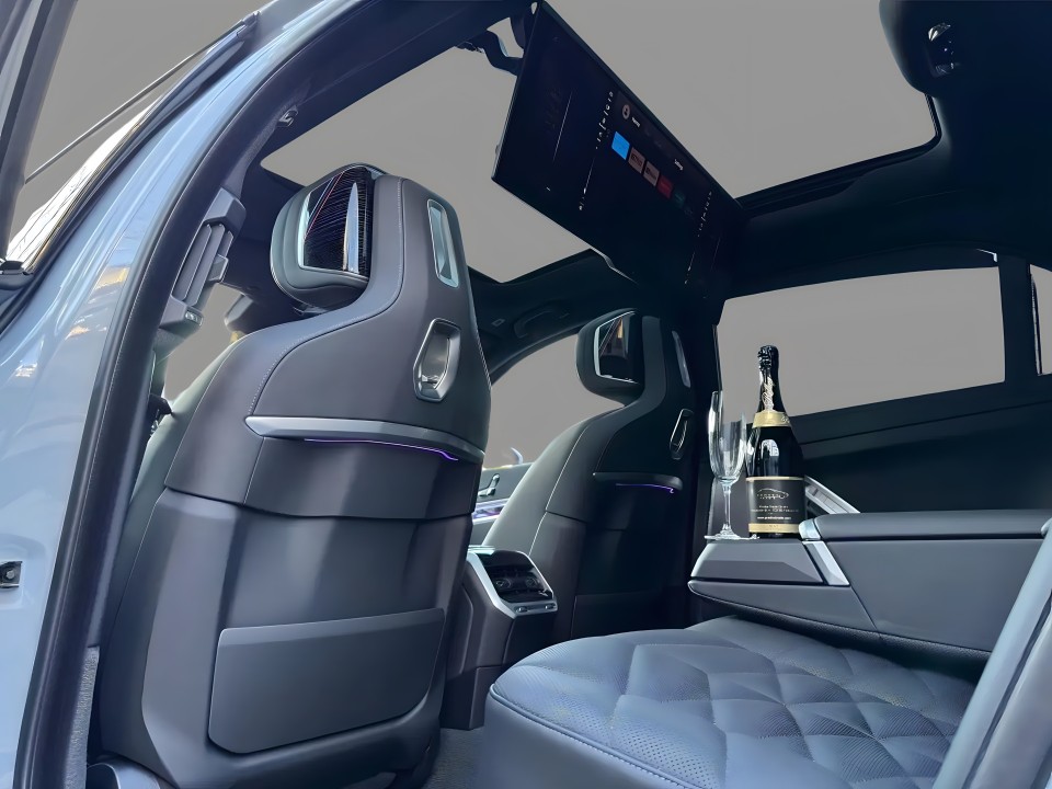 BMW Seria 7 740d xDrive M-Sport - foto 20