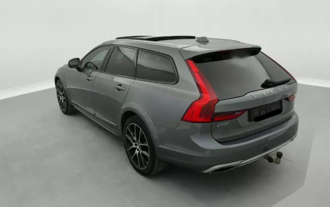 Volvo V90 Cross Country D4 AWD Geartronic (3)