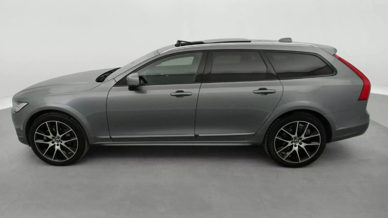 Volvo V90 Cross Country D4 AWD Geartronic (2)