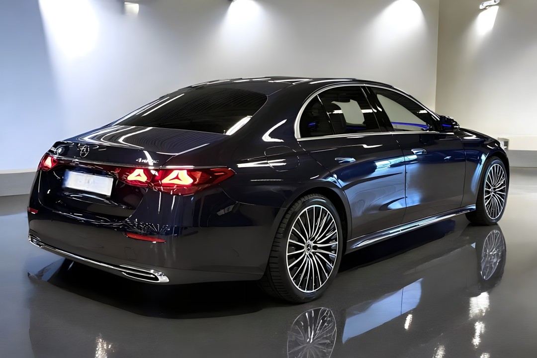 Mercedes-Benz E 300de 4MATIC Exclusive (2)