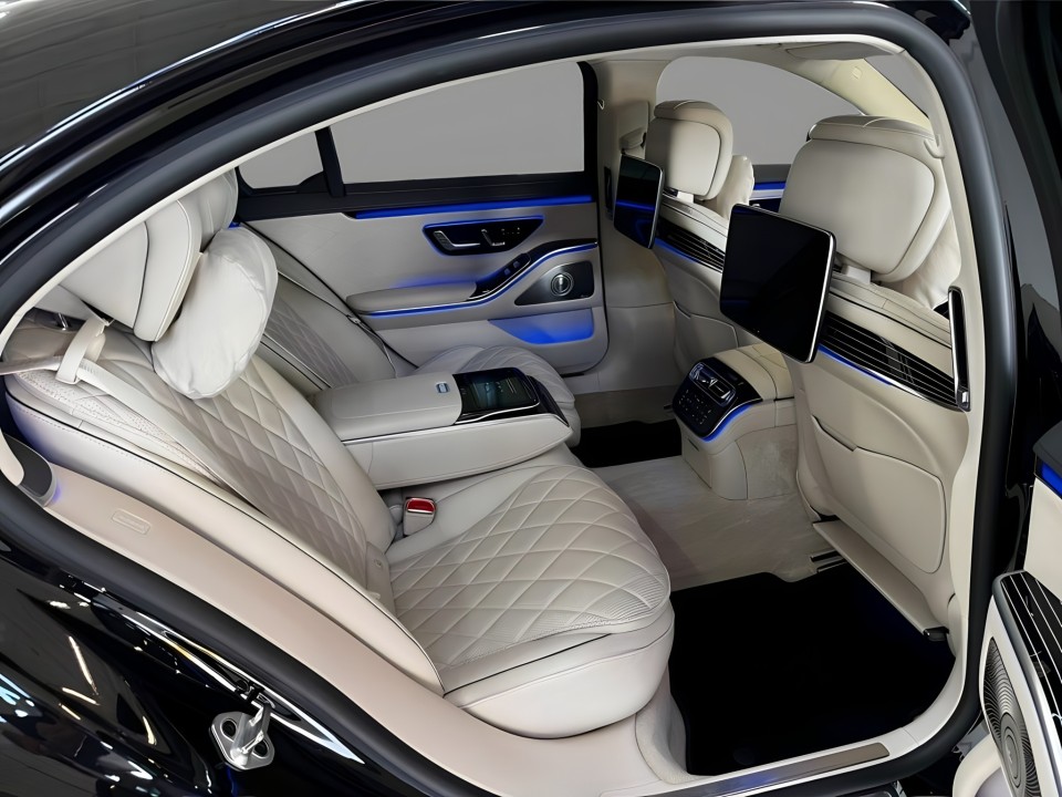 Mercedes-Benz S 400d 4MATIC AMG - foto 17