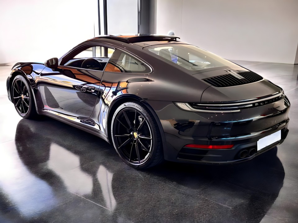 Porsche 911 Carrera (3)