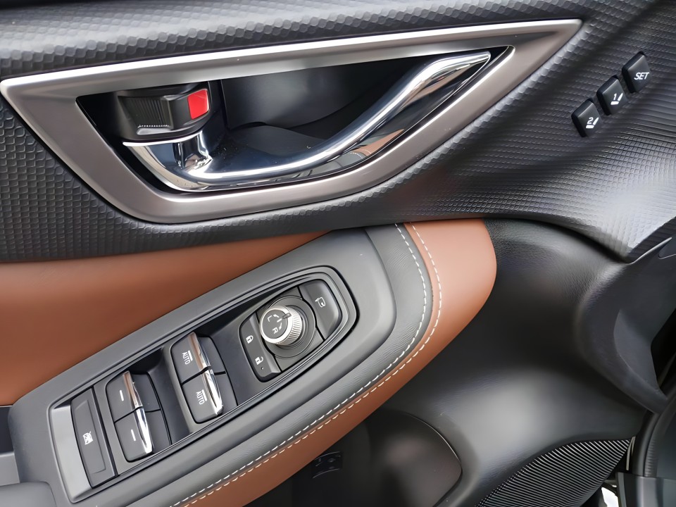 Subaru Forester e-BOXER Platinum - foto 10