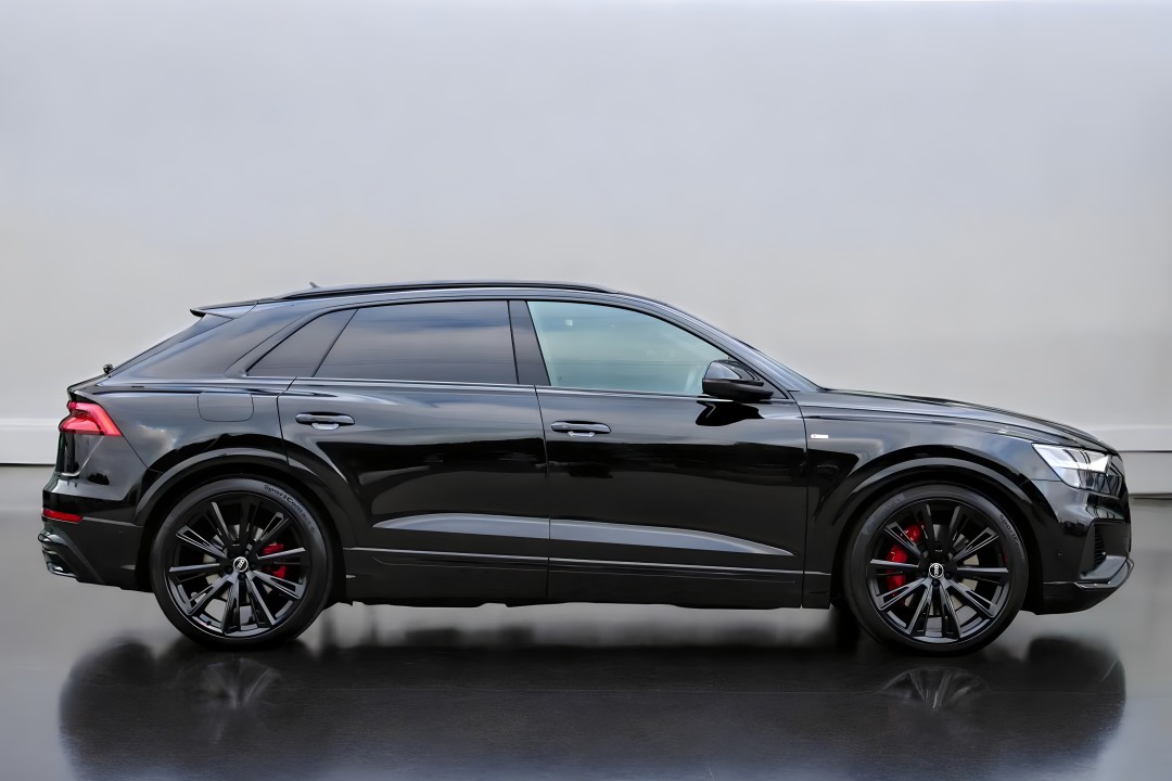 Audi Q8 55 TFSIe Quattro S-line (2)