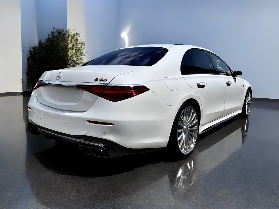 Mercedes-Benz S 63 AMG E-Performance (2)