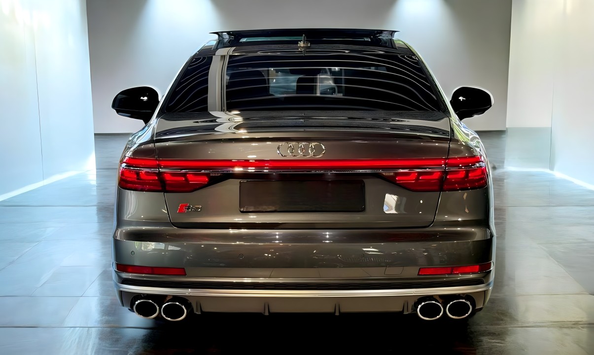 Audi S8 TFSI Quattro (3)