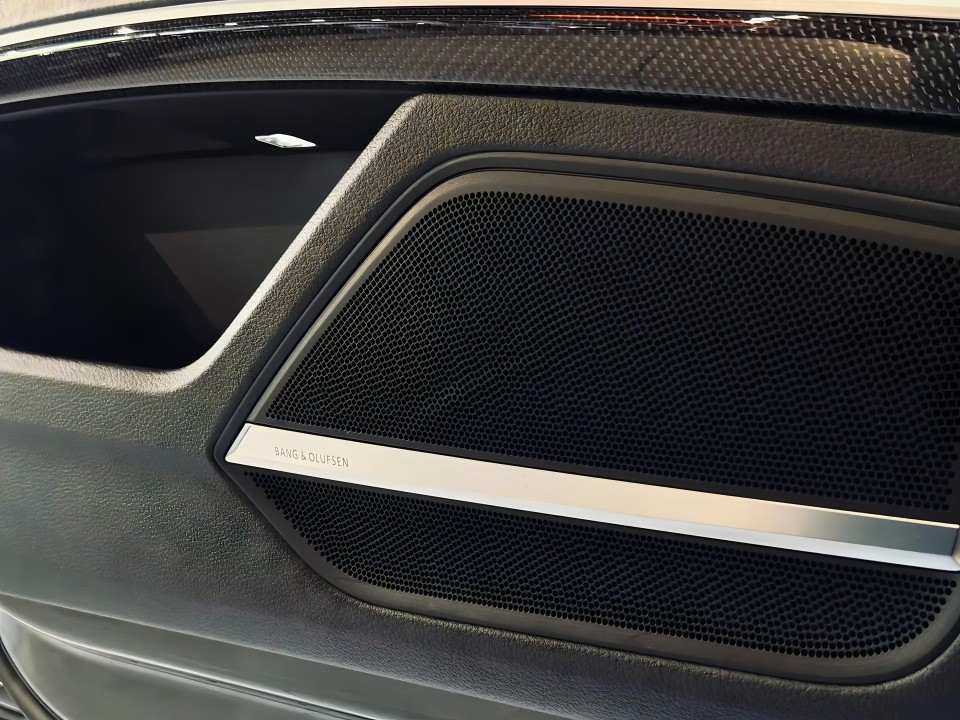 Audi S8 TFSI Quattro - foto 11