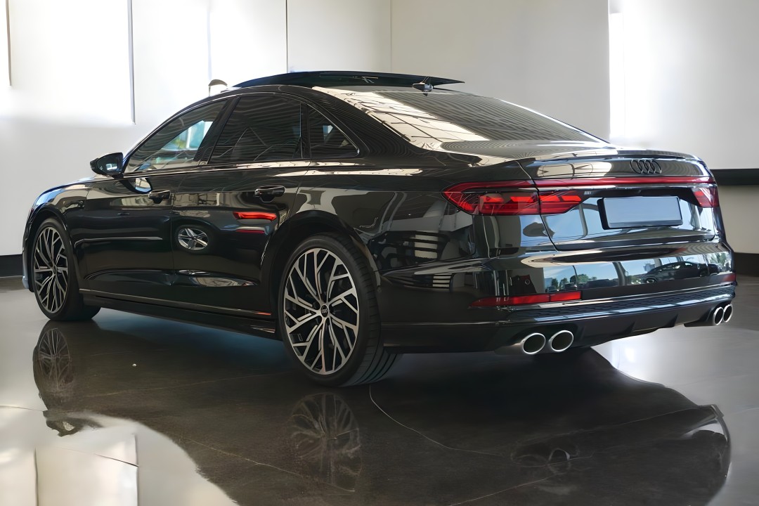 Audi S8 TFSI quattro (3)
