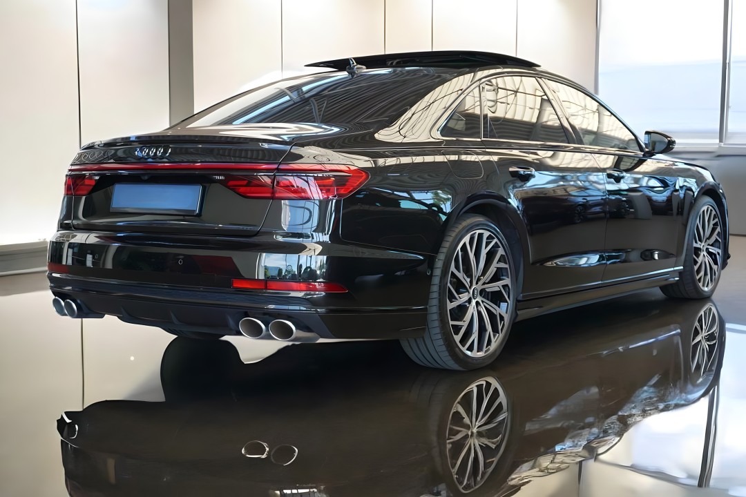 Audi S8 TFSI quattro (2)