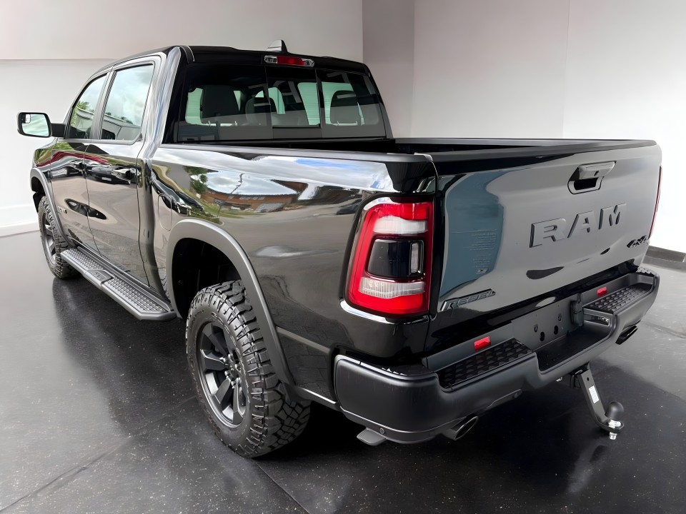 Dodge RAM 1500 Rebel 5.7 V8 (4)
