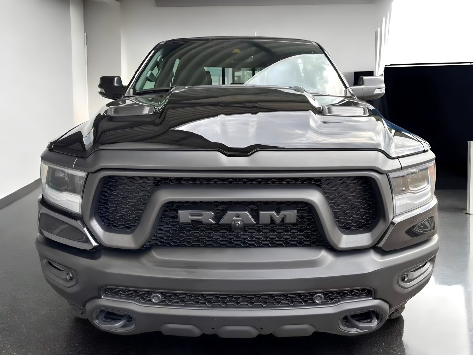 Dodge RAM 1500 Rebel 5.7 V8 (2)