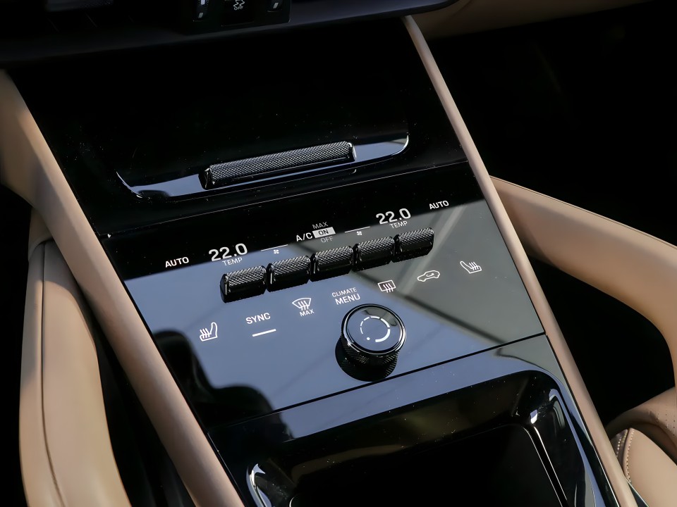 Porsche Cayenne Coupe E-Hybrid - foto 18