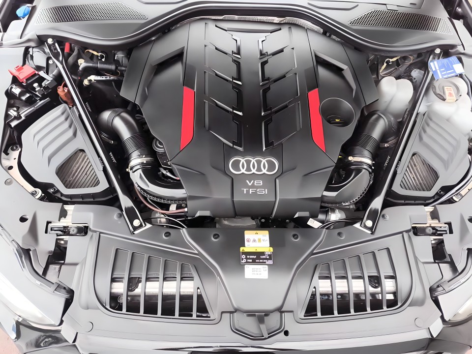 Audi S8 TFSI quattro - foto 13