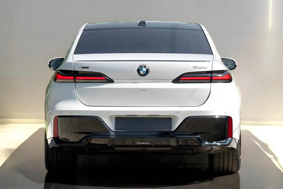 BMW Seria 7 740d xDrive M-Sport (3)