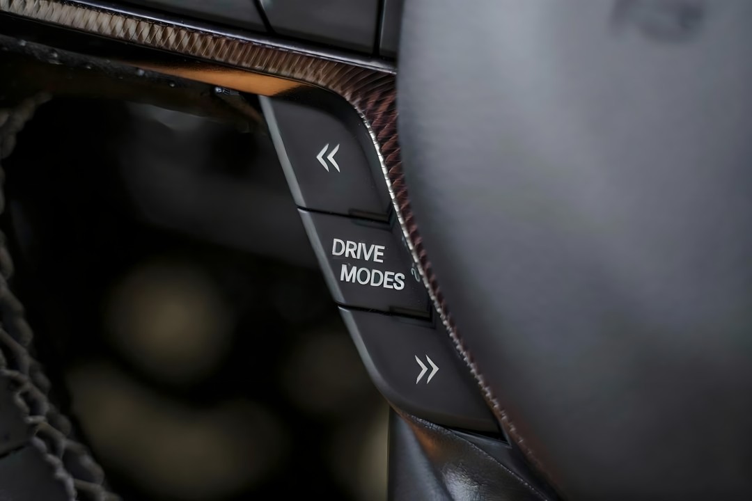 Dodge RAM 1500 Sport Night - foto 17