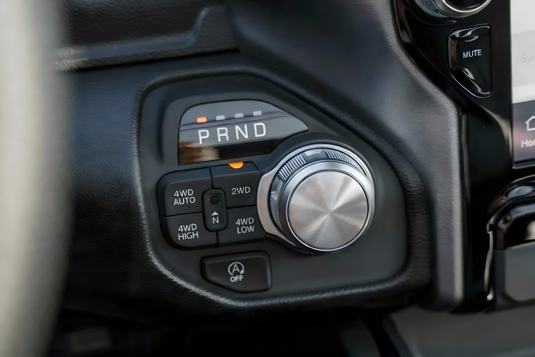 Dodge RAM 1500 Sport Night - foto 20