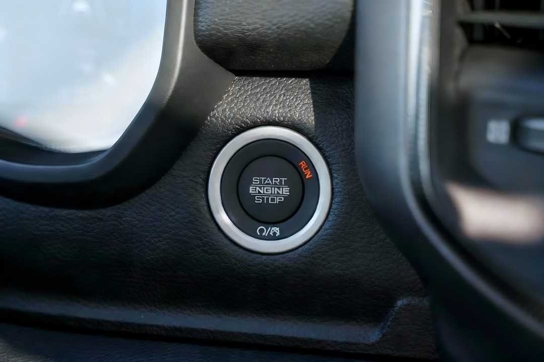 Dodge RAM 1500 Sport Night - foto 22