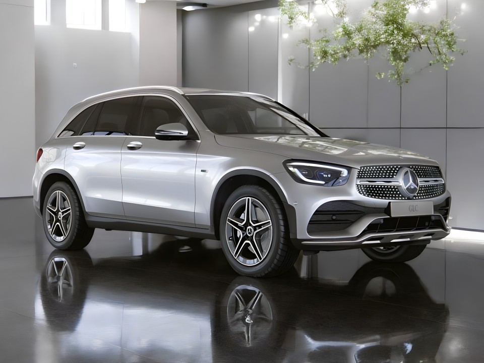Mercedes-Benz GLC 300e 4MATIC AMG Line