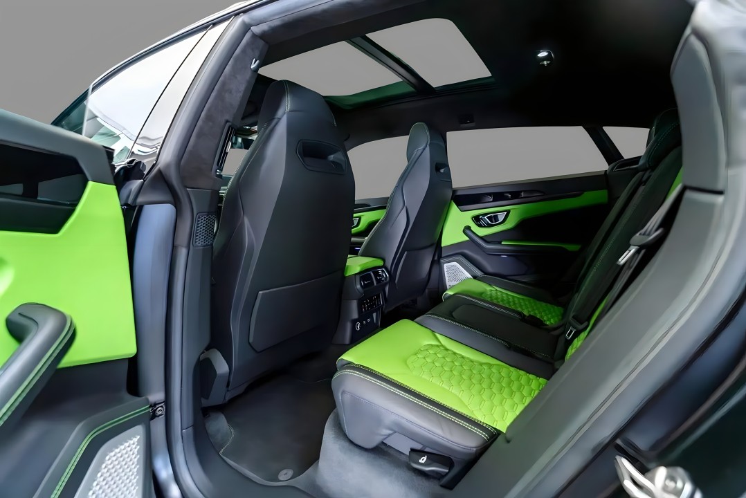 Lamborghini Urus - foto 17