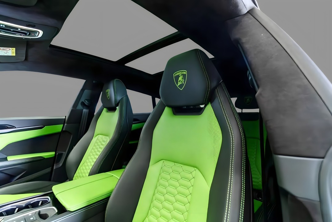 Lamborghini Urus - foto 14