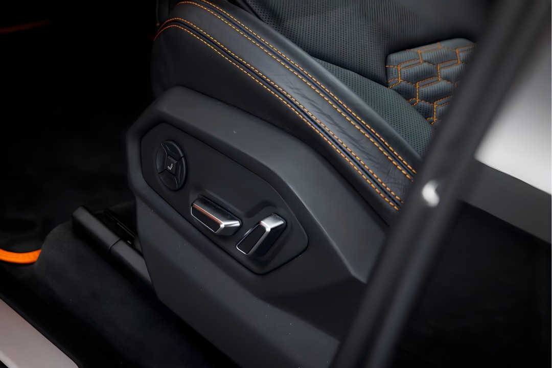 Lamborghini URUS - foto 31