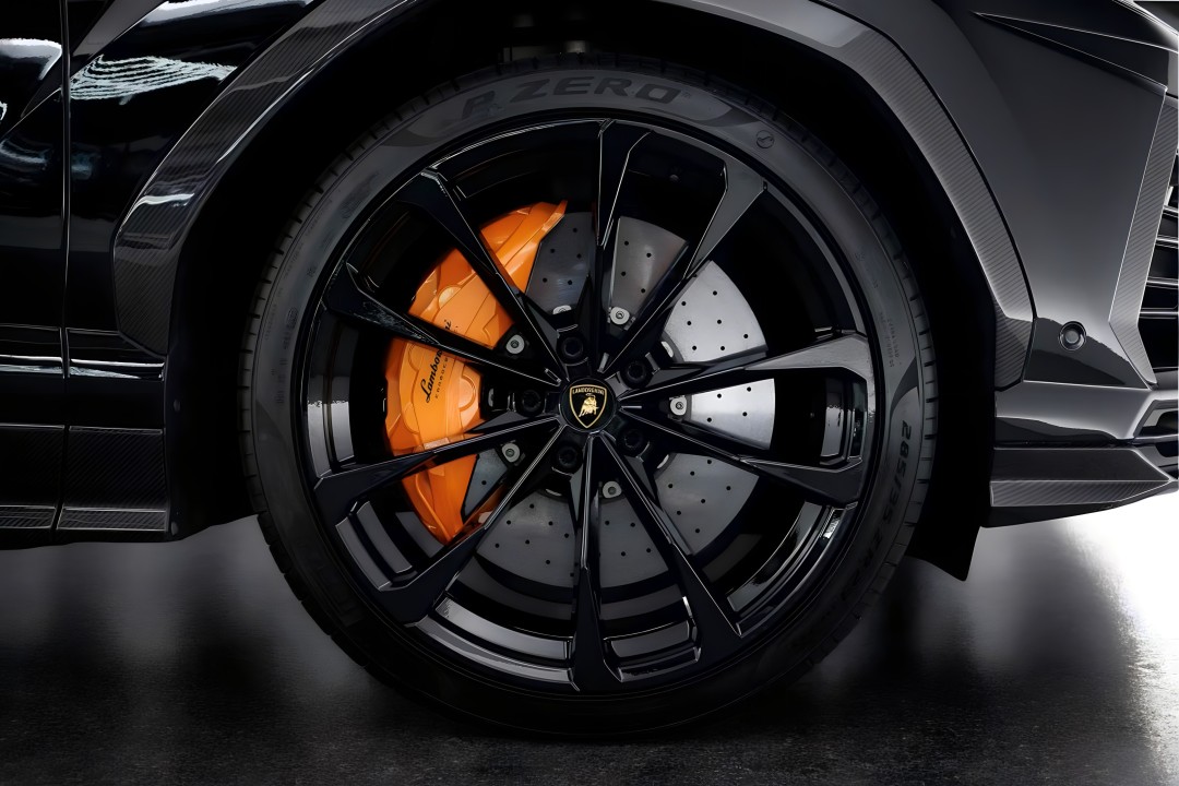 Lamborghini URUS - foto 43