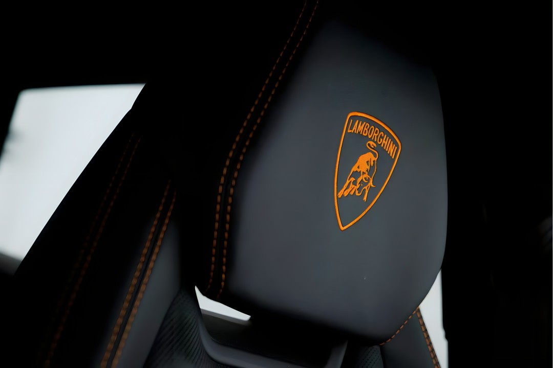 Lamborghini URUS - foto 17