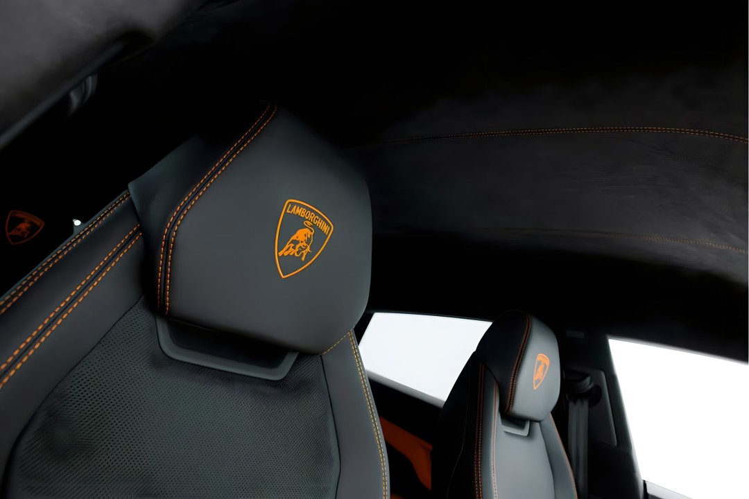 Lamborghini URUS - foto 18