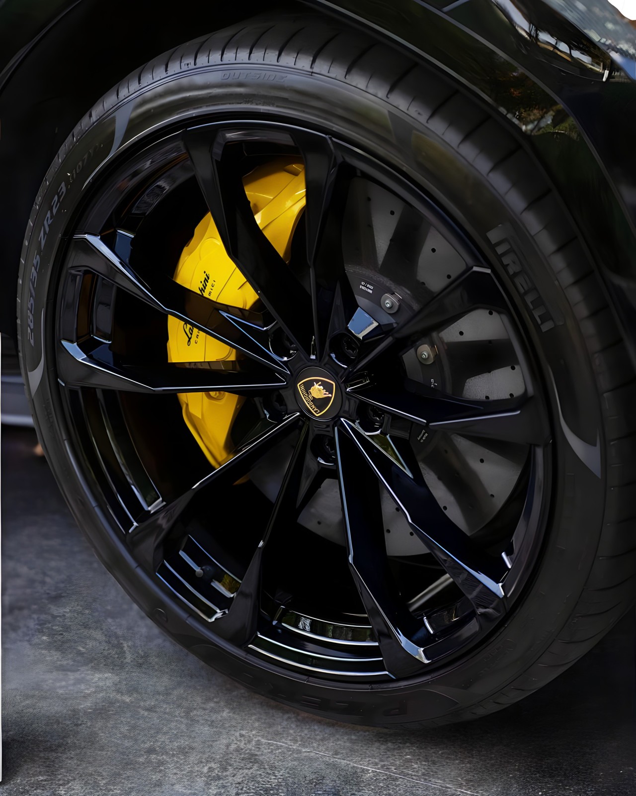 Lamborghini Urus - foto 14