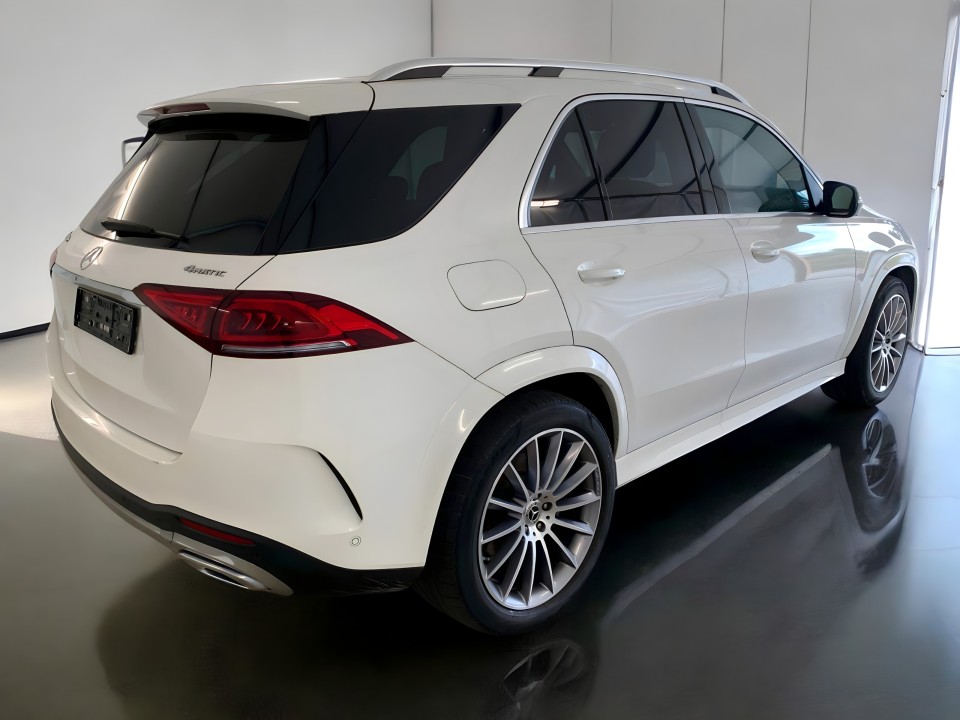 Mercedes-Benz GLE 350e 4MATIC AMG Line (2)