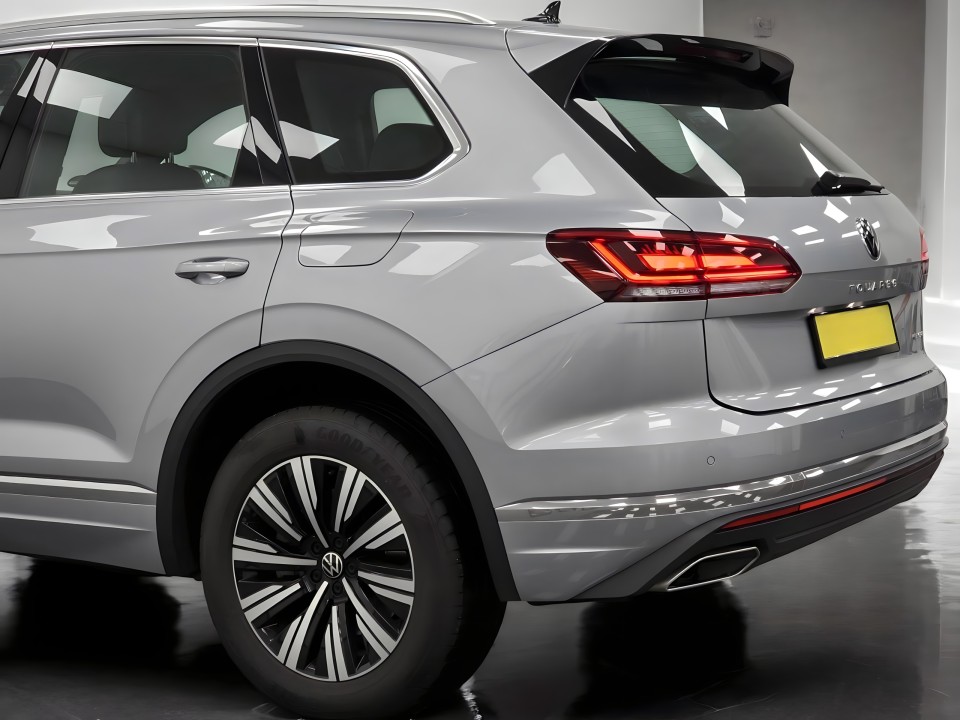 Volkswagen Touareg R-Line 3.0 V6 TSI eHybrid - foto 38