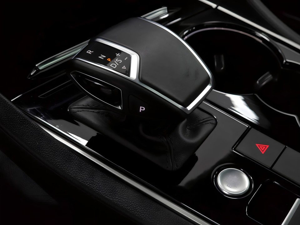 Volkswagen Touareg R-Line 3.0 V6 TSI eHybrid - foto 14