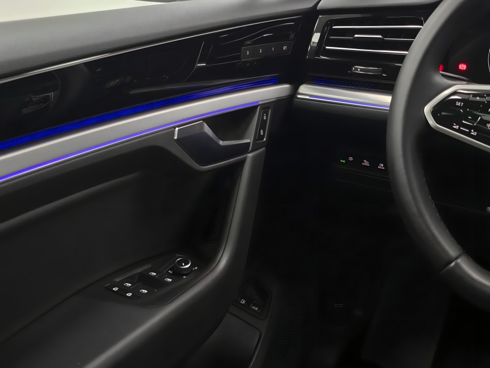 Volkswagen Touareg R-Line 3.0 V6 TSI eHybrid - foto 18