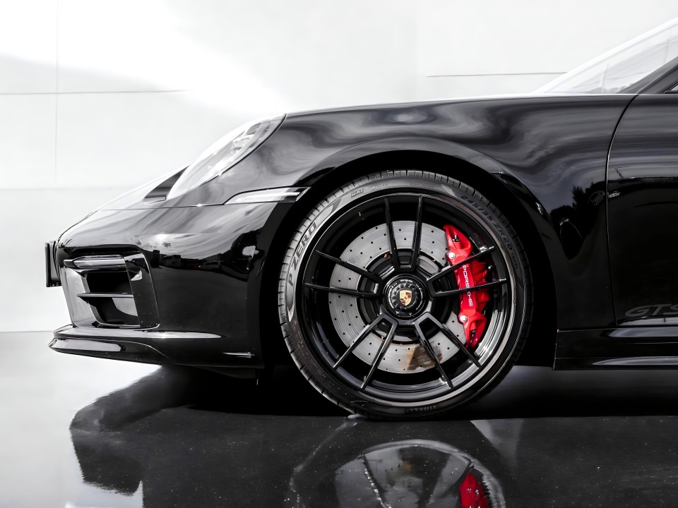 Porsche 911 Targa 4 GTS - foto 23