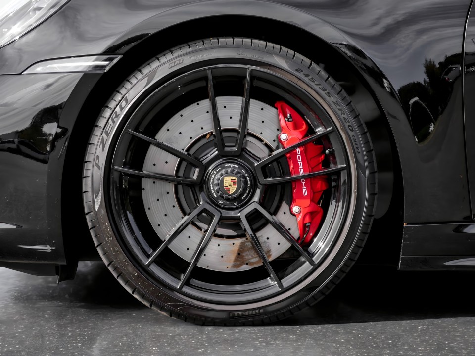 Porsche 911 Targa 4 GTS - foto 24