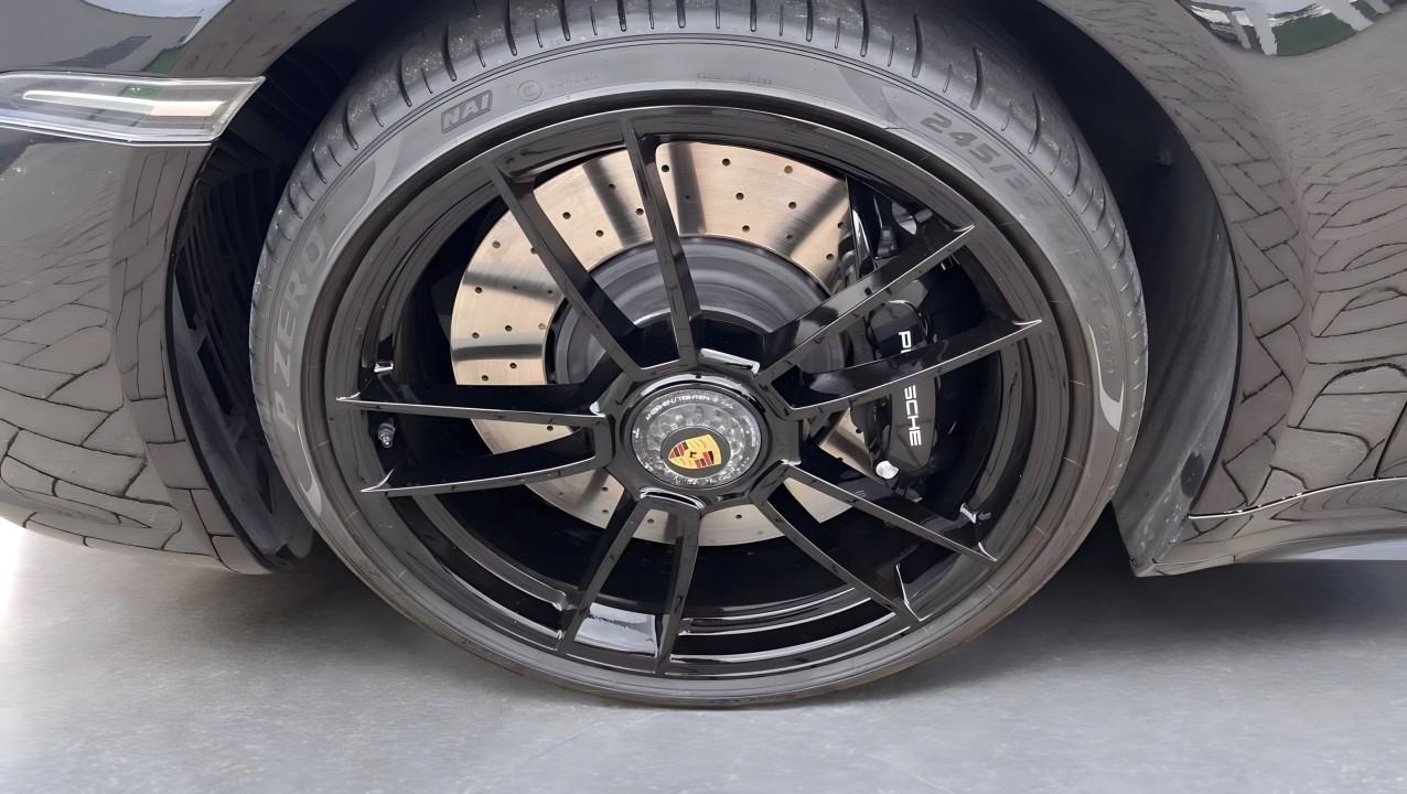 Porsche 911 Targa 4 GTS - foto 12