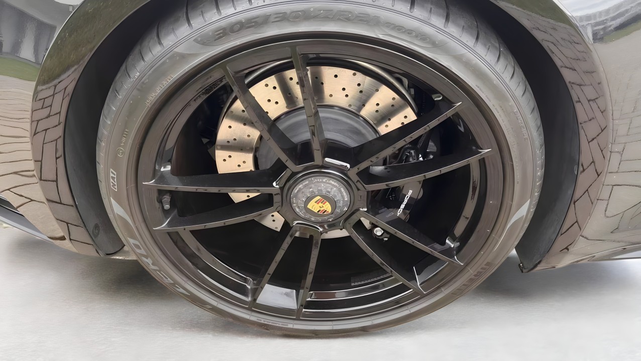 Porsche 911 Targa 4 GTS - foto 13