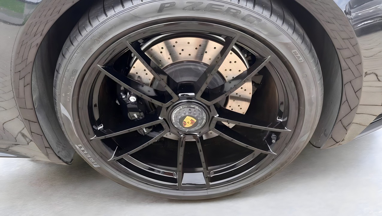 Porsche 911 Targa 4 GTS - foto 14