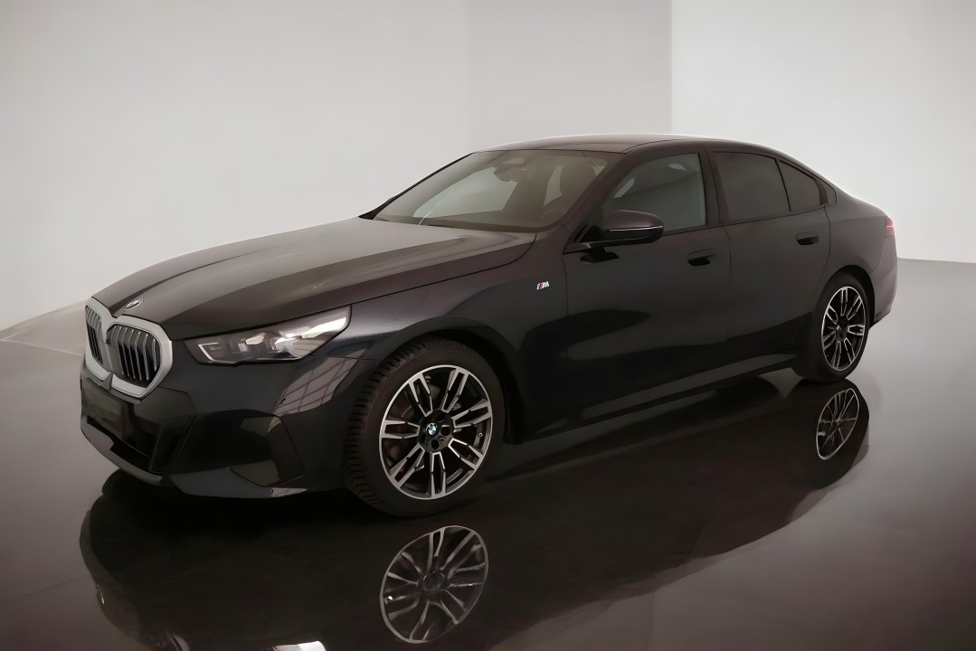 BMW Seria 5 xDrive520d M-Sport (4)