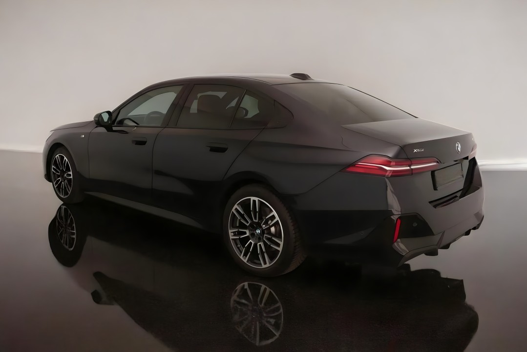 BMW Seria 5 xDrive520d M-Sport (3)