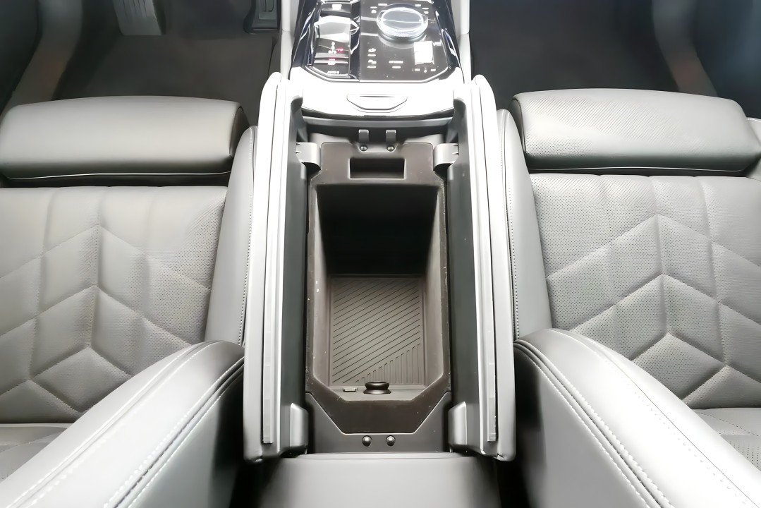 BMW Seria 5 xDrive520d M-Sport - foto 11