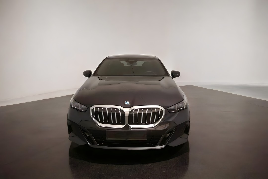 BMW Seria 5 xDrive520d M-Sport (5)