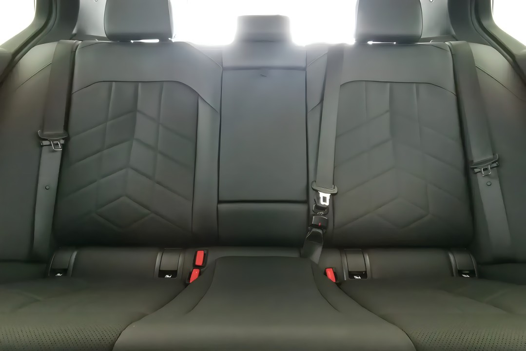 BMW Seria 5 xDrive520d M-Sport - foto 12