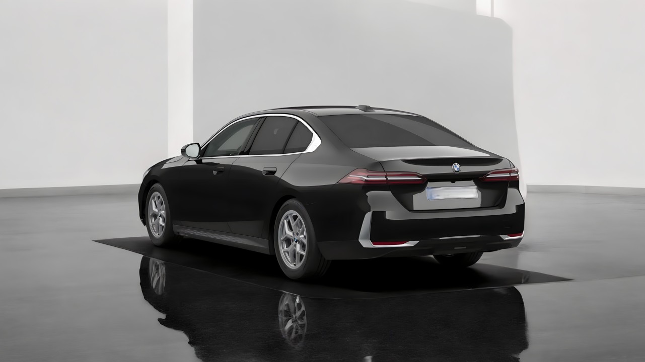 BMW Seria 5 520i M-Sport (3)