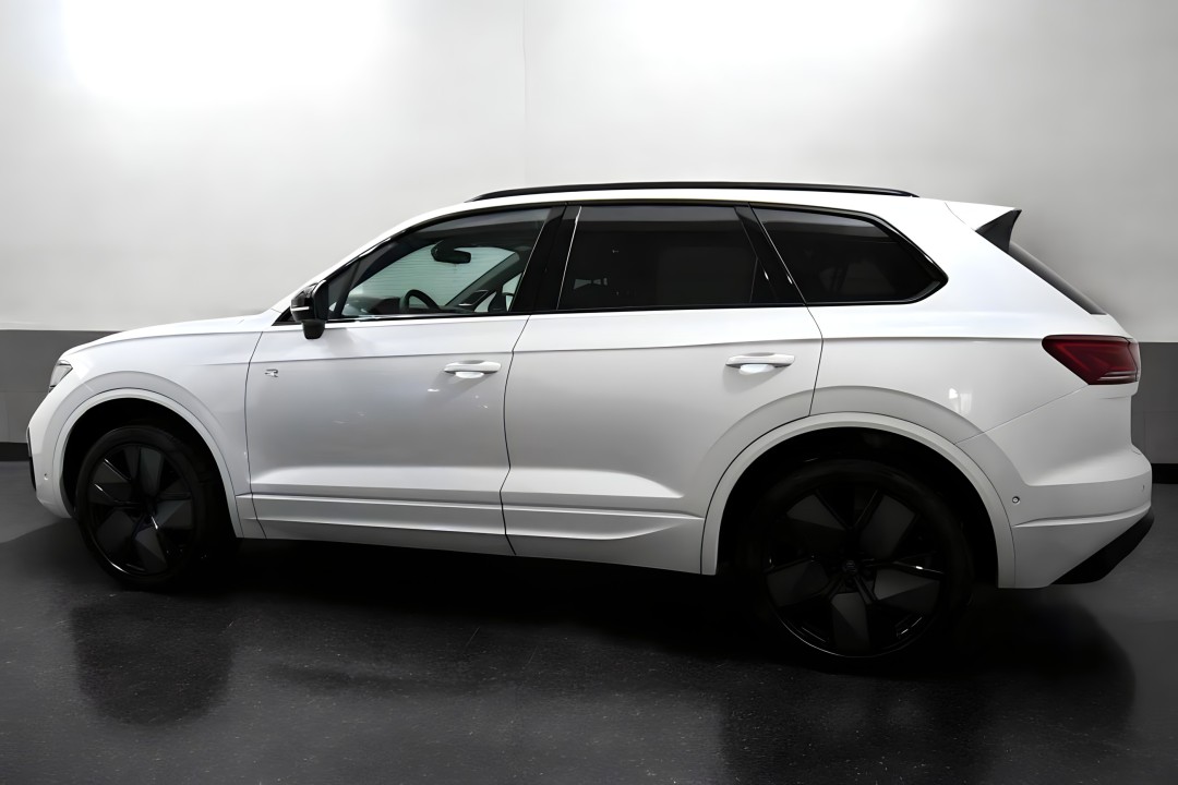 Volkswagen Touareg V6 TDI 4Motion R-Line (2)