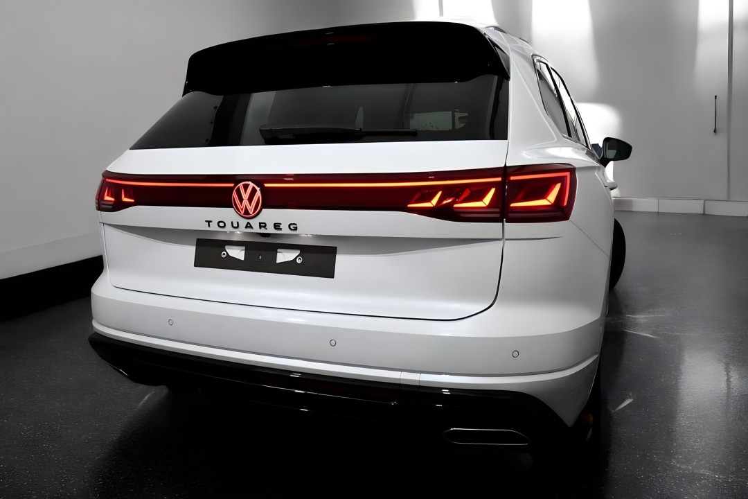 Volkswagen Touareg V6 TDI 4Motion R-Line (3)