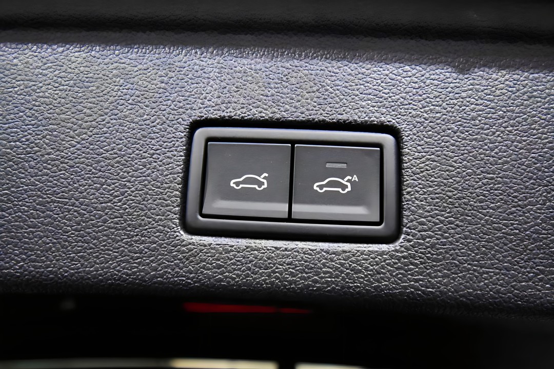 Volkswagen Touareg V6 TDI 4Motion R-Line - foto 9