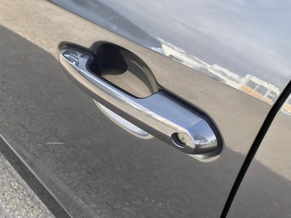 Toyota RAV4 AWD PHEV - foto 10